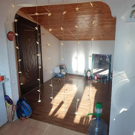 아파트 Wooden Attic Flat With Terace 이스탄불